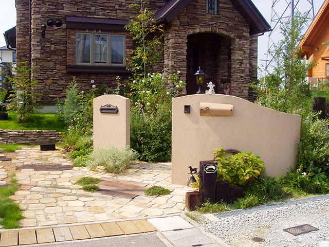 バラとハーブが咲き誇るイングリッシュガーデン 神戸市北区 T様邸no G008 外構工事 施工例を見る 兵庫県 匠の外構工事 ガーデニング エクステリア 神戸 西宮 宝塚 三田のフィーリングガーデン 坂林盛樹園 バラとハーブが咲き誇るイングリッシュガーデン 神戸市北区 T様邸no G008 外構工事 施工例を見る 兵庫県 匠の外構工事 ガーデニング エクステリア 神戸 西宮 宝塚 三田のフィーリングガーデン 坂林盛樹園