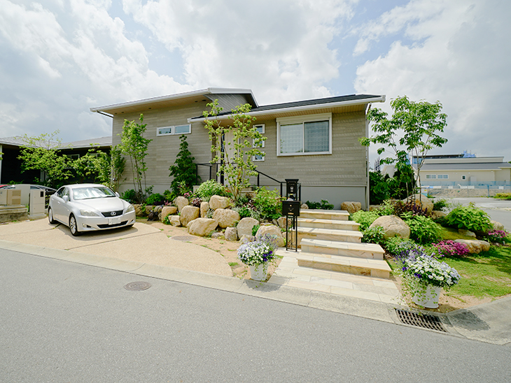 雑草対策を徹底的に施したロックガーデン Br 三田市 U様邸 No B012 外構工事 施工例を見る 兵庫県 匠の外構工事 ガーデニング エクステリア 神戸 西宮 宝塚 三田のフィーリングガーデン 坂林盛樹園 雑草対策を徹底的に施したロックガーデン Br 三田市 U様邸 No B012 外構工事 施工例を見る 兵庫県 匠の外構工事 ガーデニング エクステリア 神戸 西宮 宝塚 三田のフィーリングガーデン 坂林盛樹園