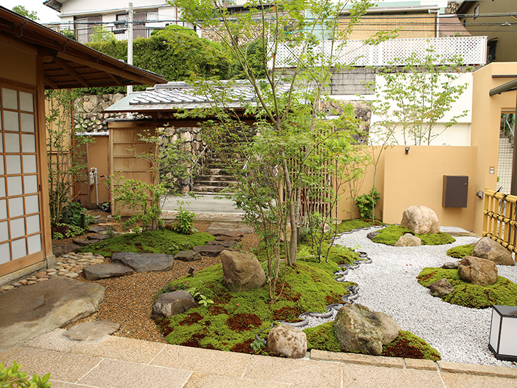 京和風の数寄屋建築に似合う和風庭園 宝塚市 K様邸 No.J008_外構工事 施工例を見る 兵庫県｜匠の外構工事・ガーデニング・エクステリア ...