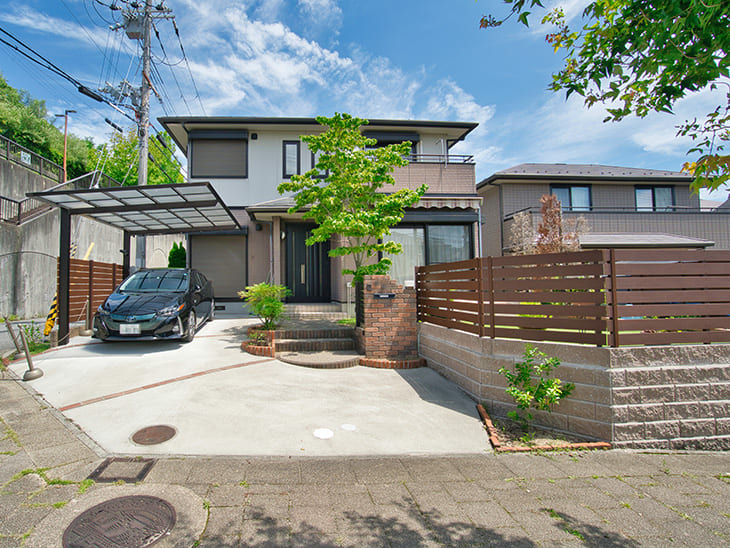 カーポート 駐車場 外構工事 神戸市 西宮市 宝塚市 三田市 施工例を見る 匠の外構工事 ガーデニング エクステリアのフィーリングガーデン 坂林盛樹園 兵庫県
